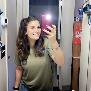 Meet your Posher, Madelyn